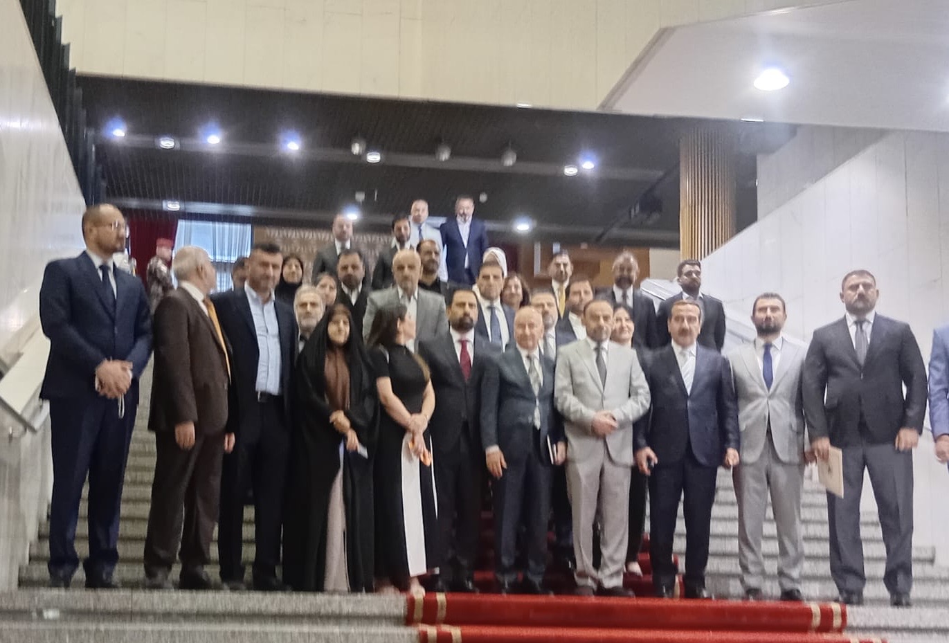 من استضافة علنية إلى اجتماع مغلق.. سعر الصرف يشعل البرلمان وتهديدات بمقاطعة " الموازنة والكابينة الوزارية"